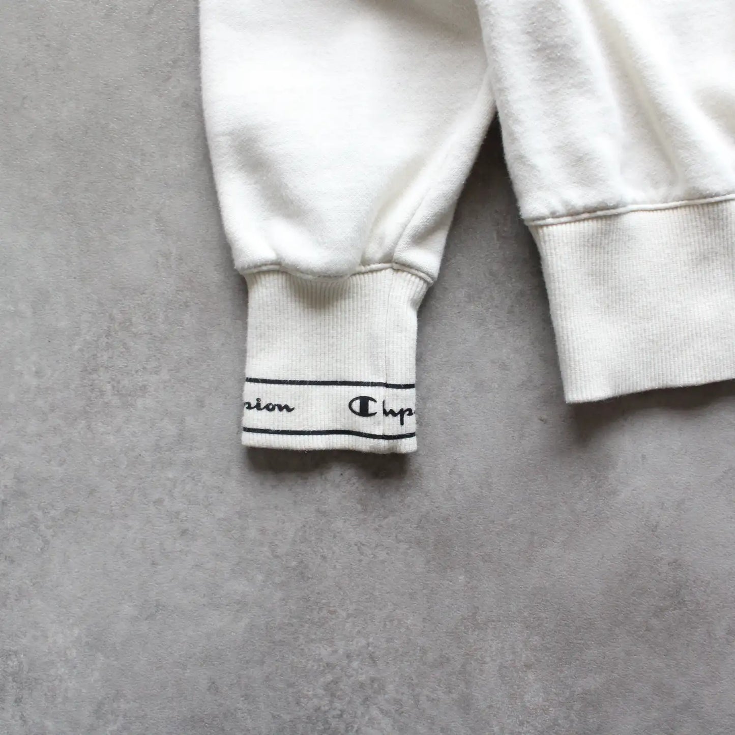 Champion 3D Printed Crewneck – White (Woman-S)