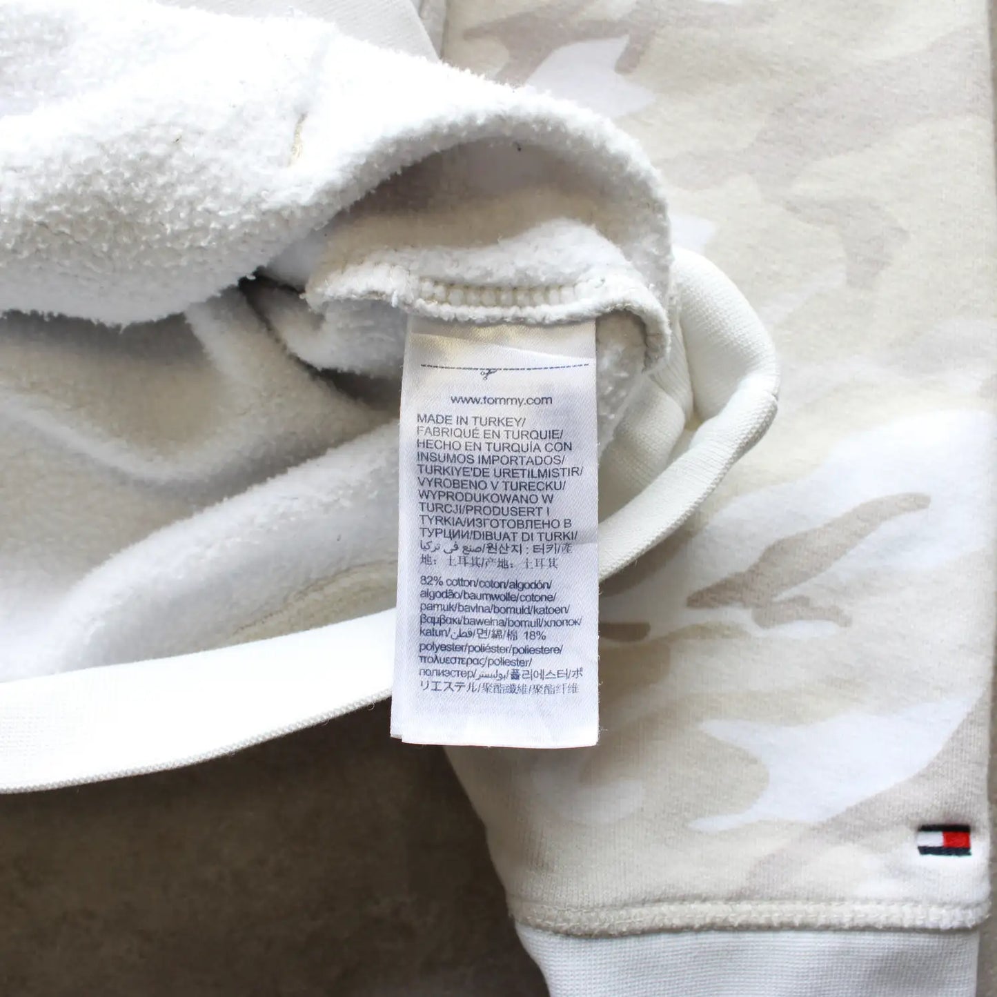 Tommy Hilfiger Embroidered Hoodie – White Camo (Man-L)