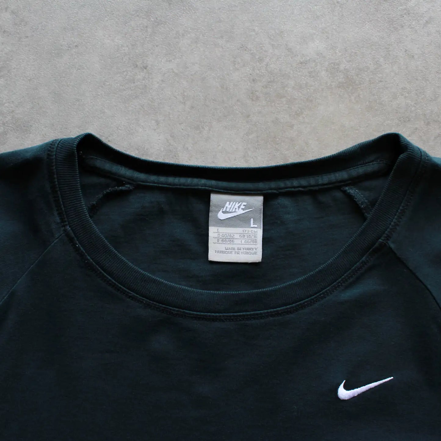 Nike Small Embroidered Logo Tee – Black (Woman-L)