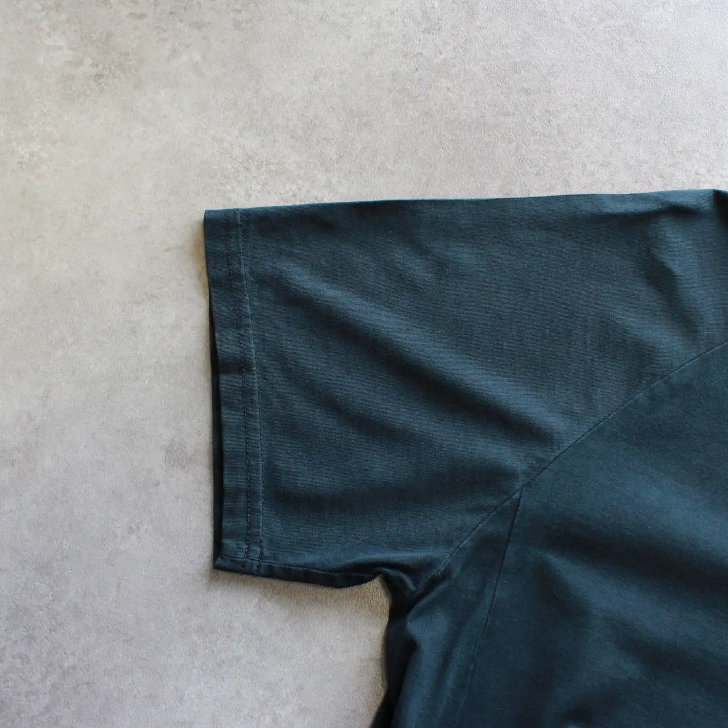 Nike Small Embroidered Logo Tee – Black (Woman-L)