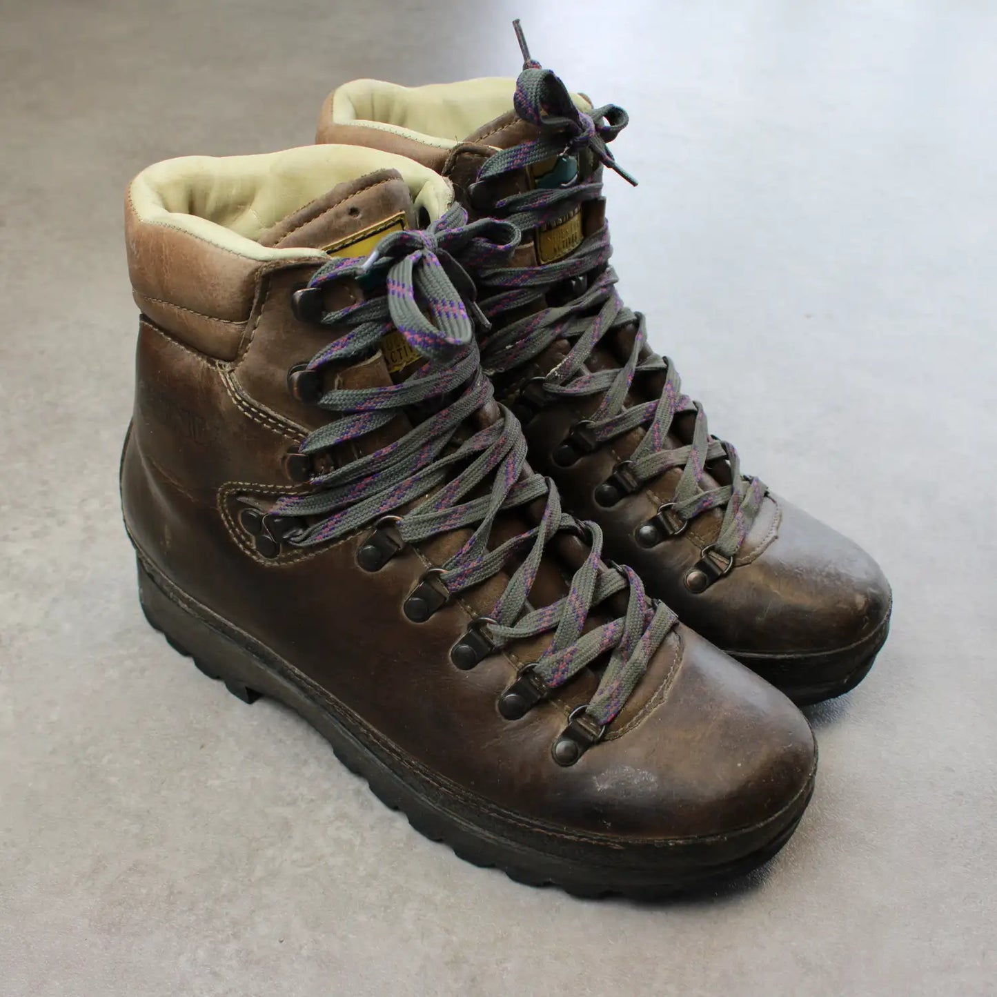 Meindl Leather Hiking Boots – Brown (Man-40.5)