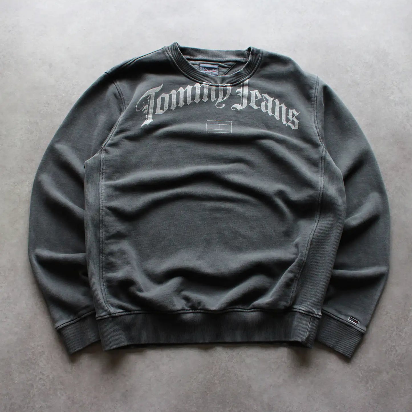 Tommy Jeans Printed Crewneck – Grey (Man-L)