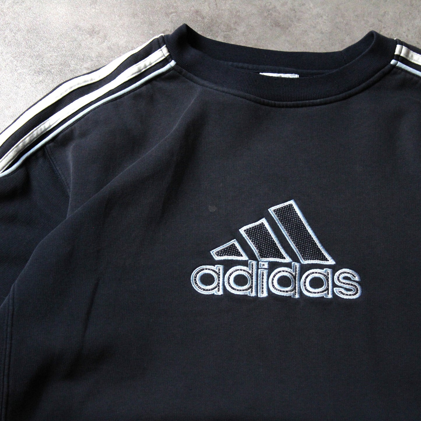 Adidas 00er Big Embrioed Rundhalspullover (Herren, L)