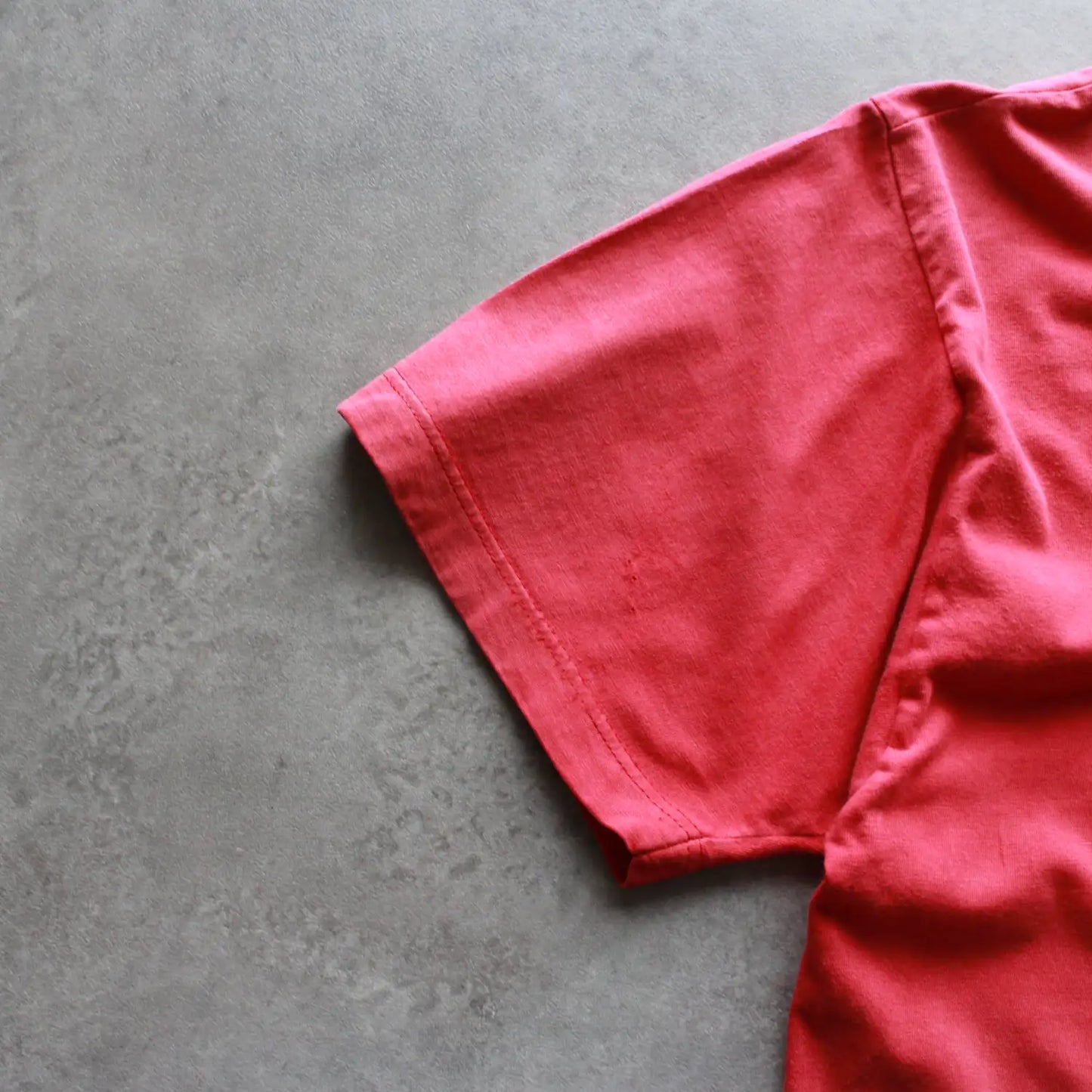 Hanes Ferrari x Marlboro Printed Tee – Red (Man-XL,Faded and Flawed)