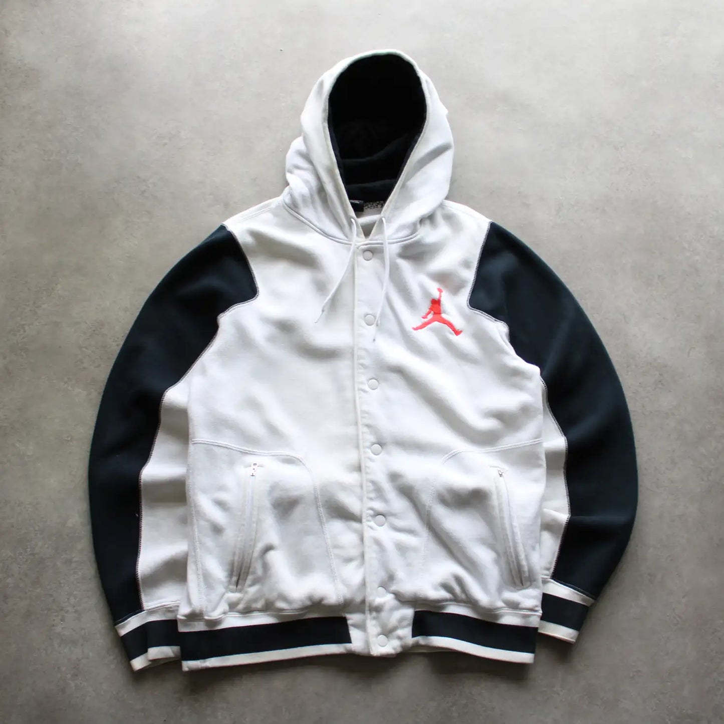 Jordan Varsity Buttoned Hoodie – White/Black (Man-L)