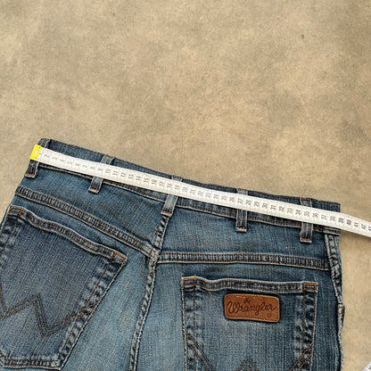 Wrangler Dark Wash Jeans W32