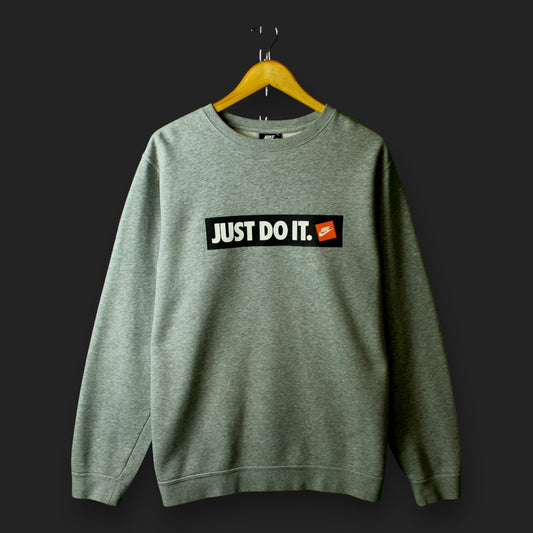 Bedruckter Rundhalspullover von Nike (Größe XL)