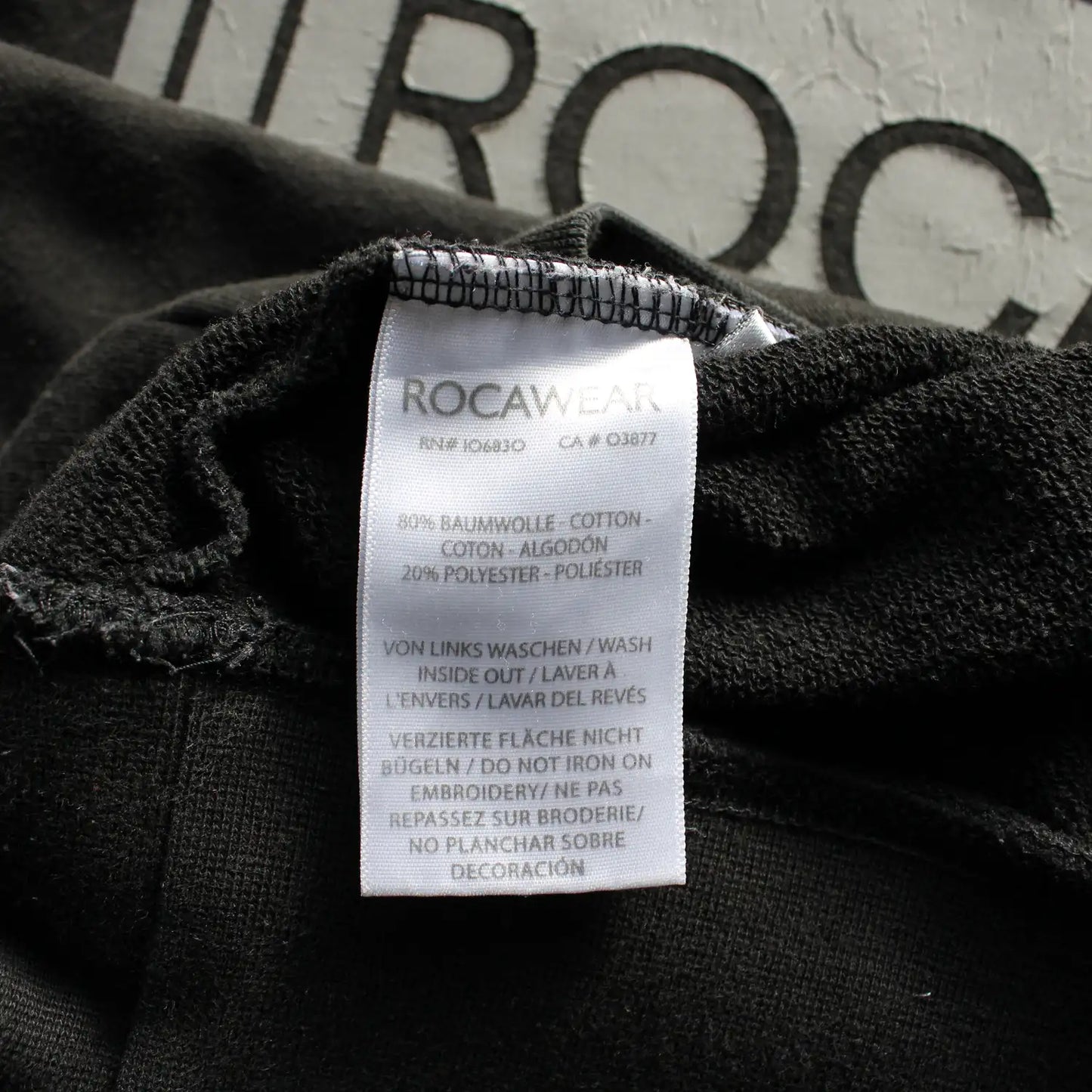 Rocawear Box Logo Sweatshirt – Black (Man-S)
