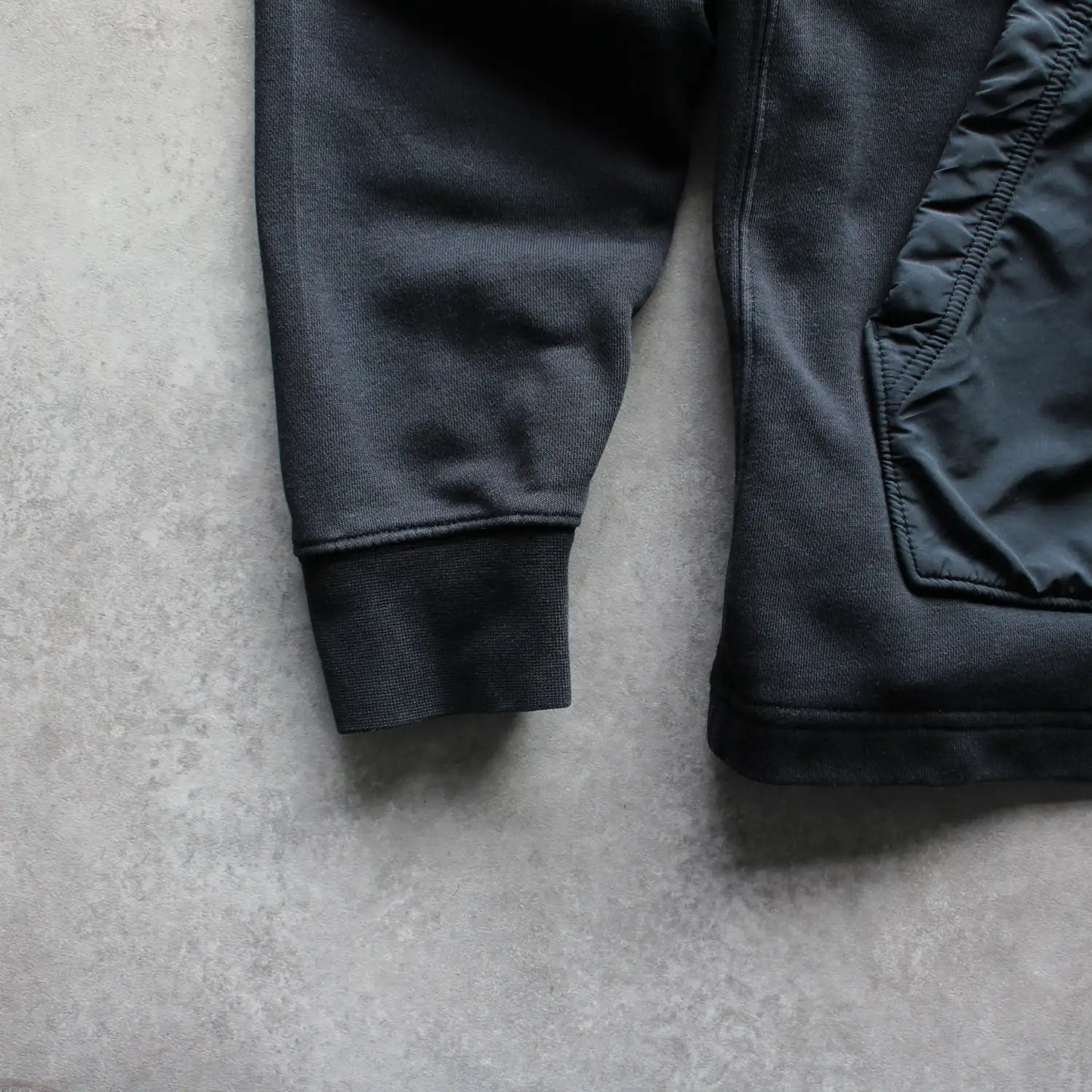 Nike Quarter-Zip Hybrid Sweatshirt – Black (Man-S)