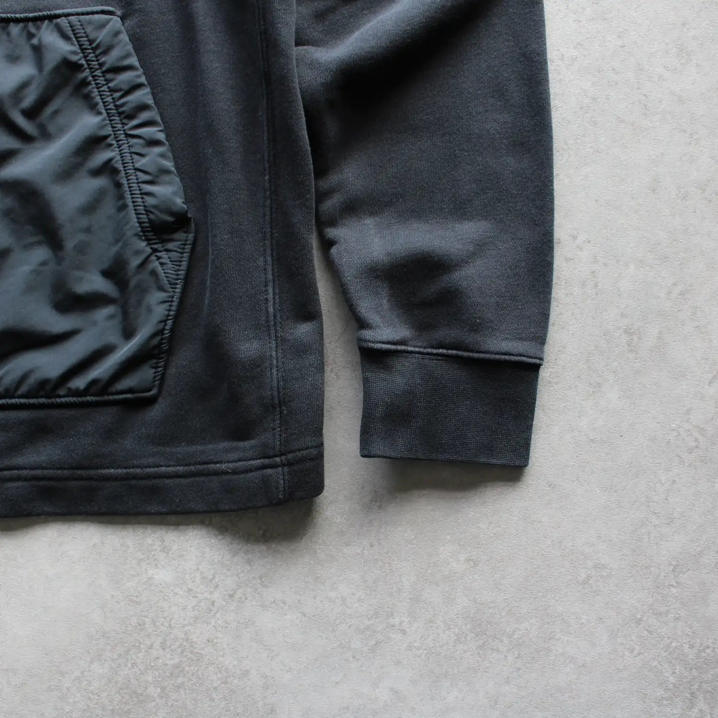 Nike Quarter-Zip Hybrid Sweatshirt – Black (Man-S)