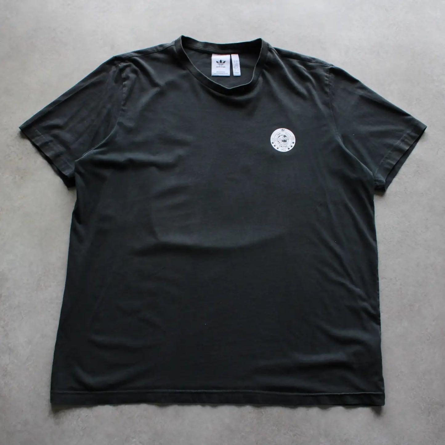 Adidas x Disney Graphic Tee – Black (Man-XL)