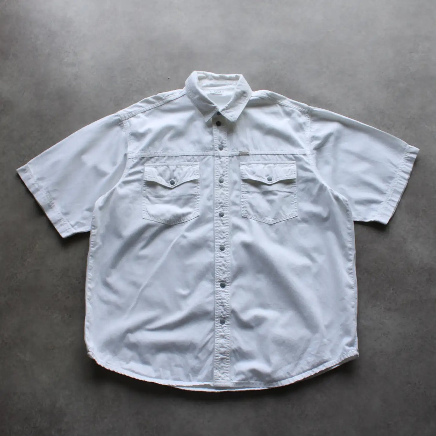 Davys Button-Up Short Sleeve Shirt – White (Man-L)