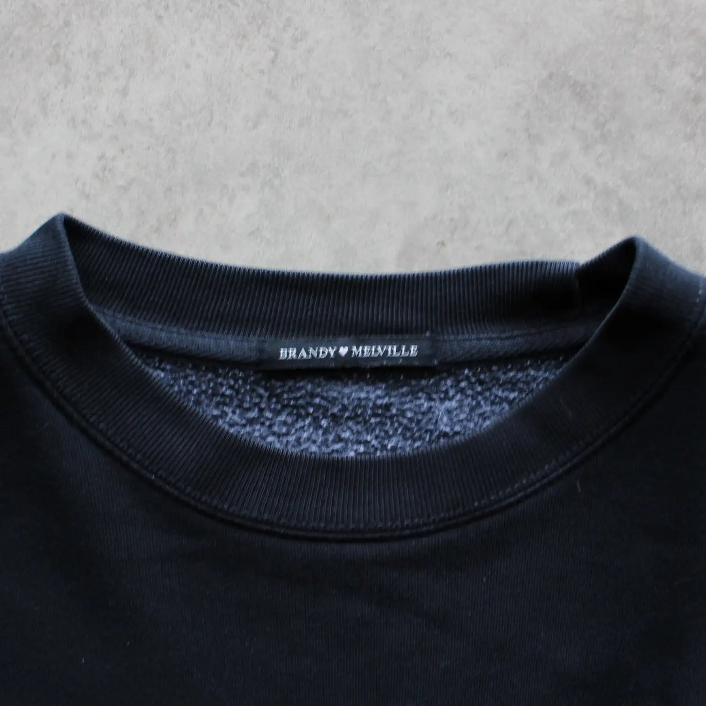 Brandy Melville “Niagara Falls Canada” Sweatshirt – Black (Man-XL)