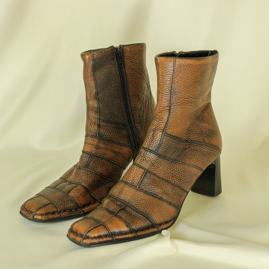 Wahnsinns-Stiefeletten aus Leder (Größe 37)
