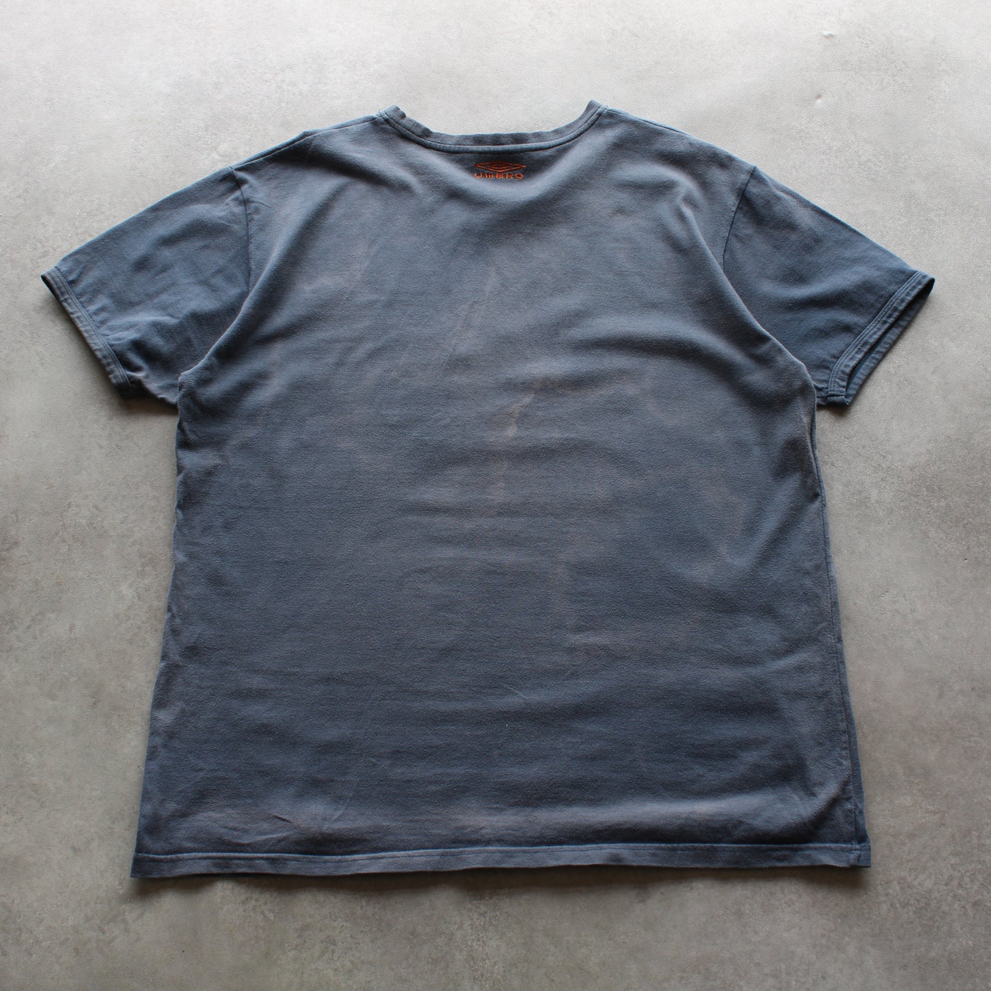 Umbro Besticktes Vintage-T-Shirt (Herren-XL) [SUNKISSED]