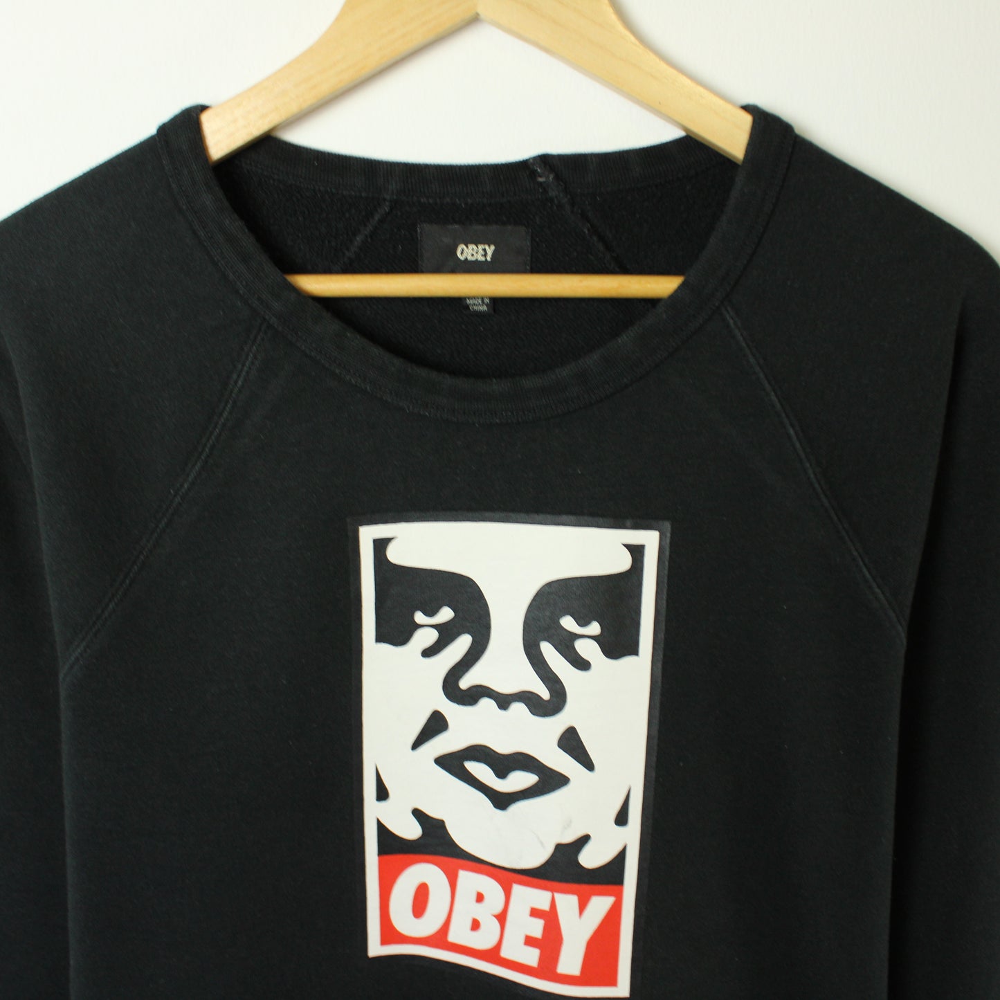 Bedruckter Pullover von Obey (Größe M)