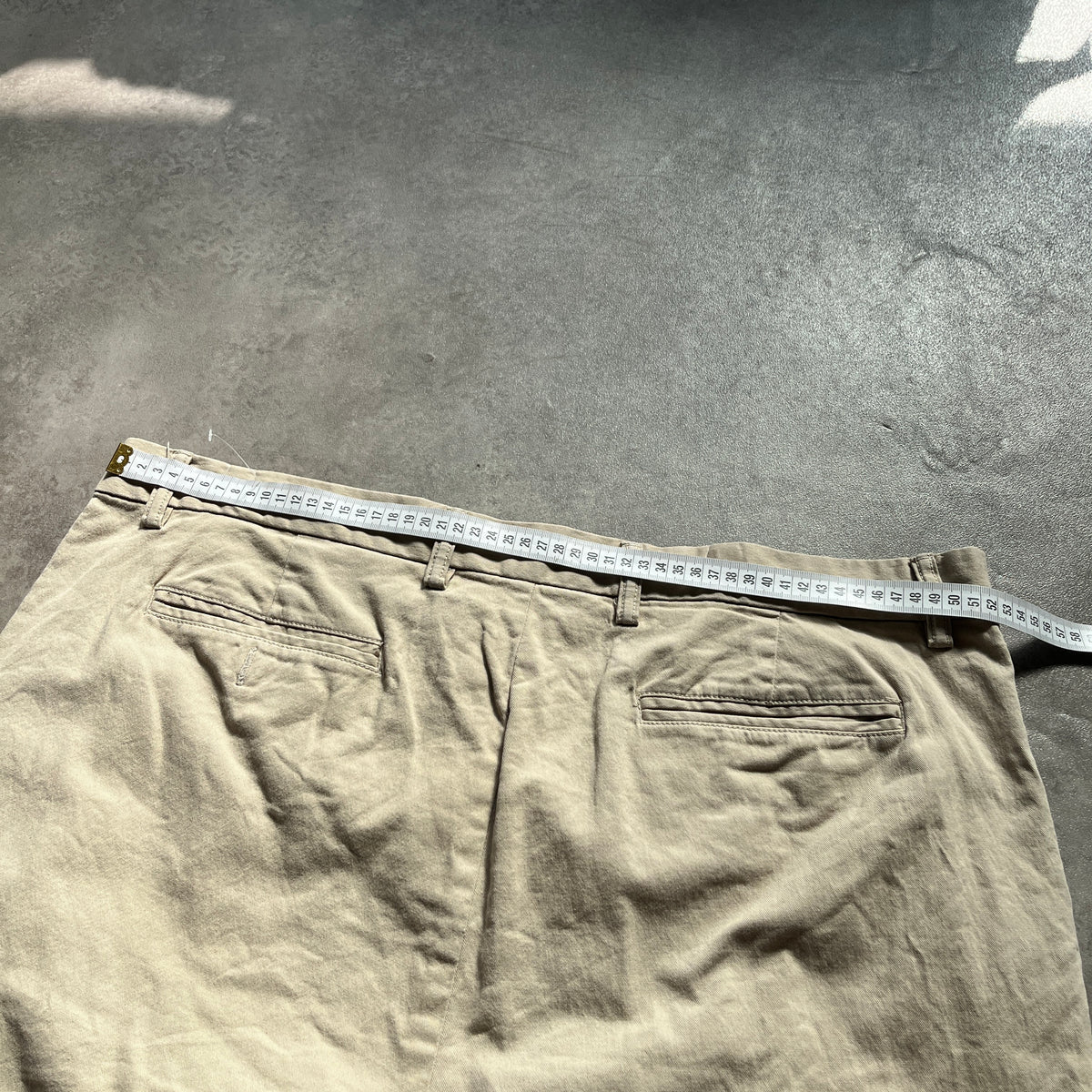 Old Navy Beige Chino Shorts W40