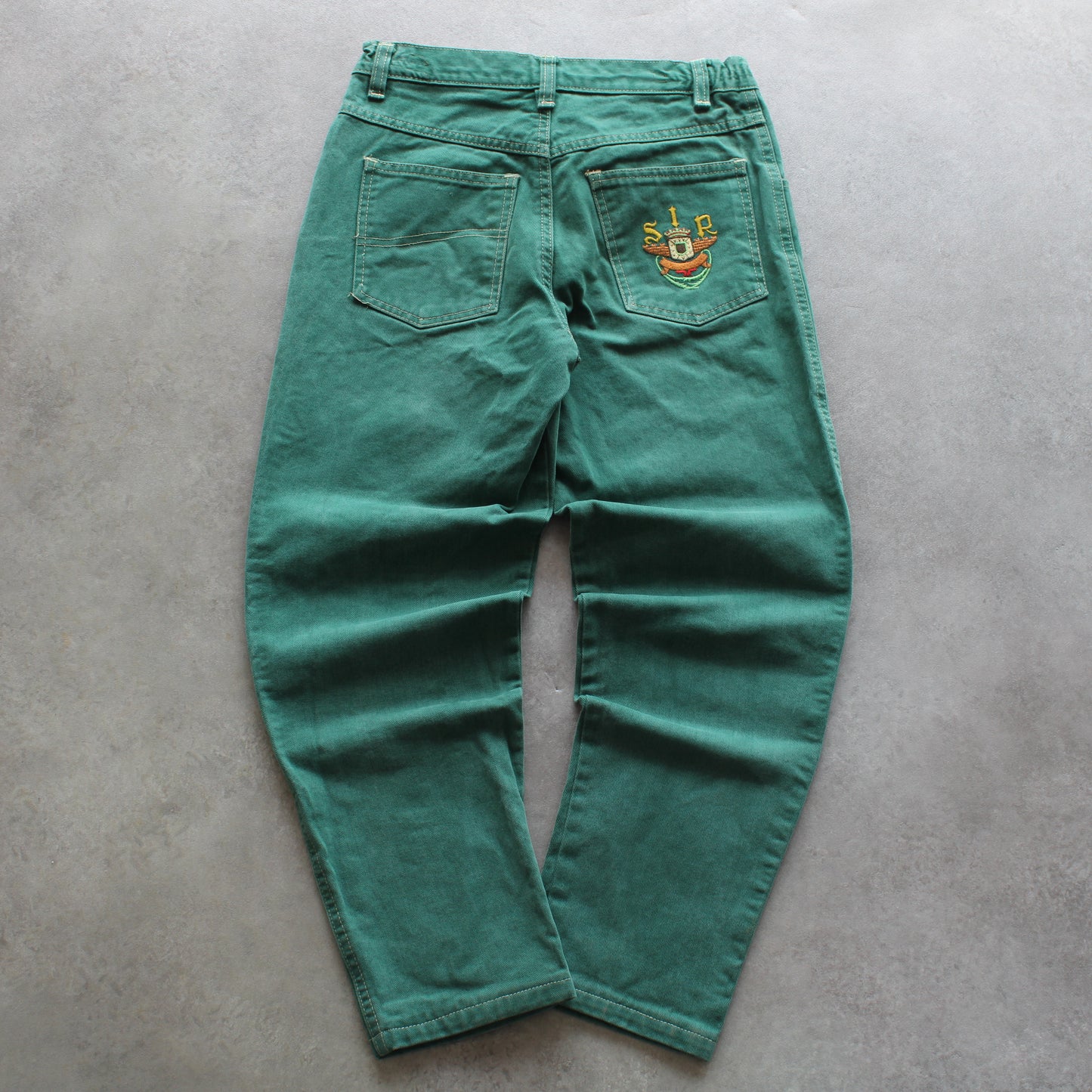 Jeans mit Vintage-Stickerei (Mann-W28)