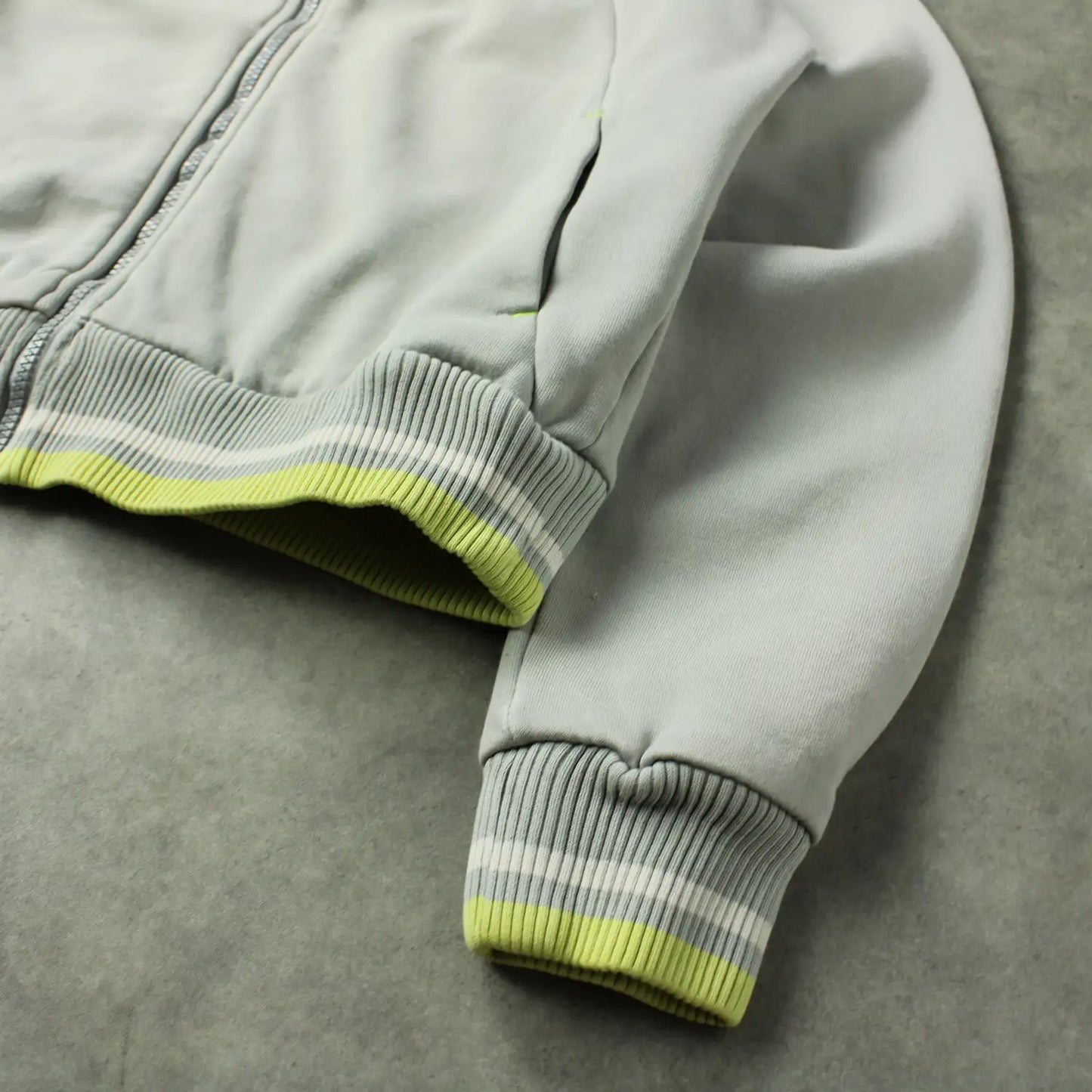 Nike Zip Up Sweater – Light Grey (Woman-L)