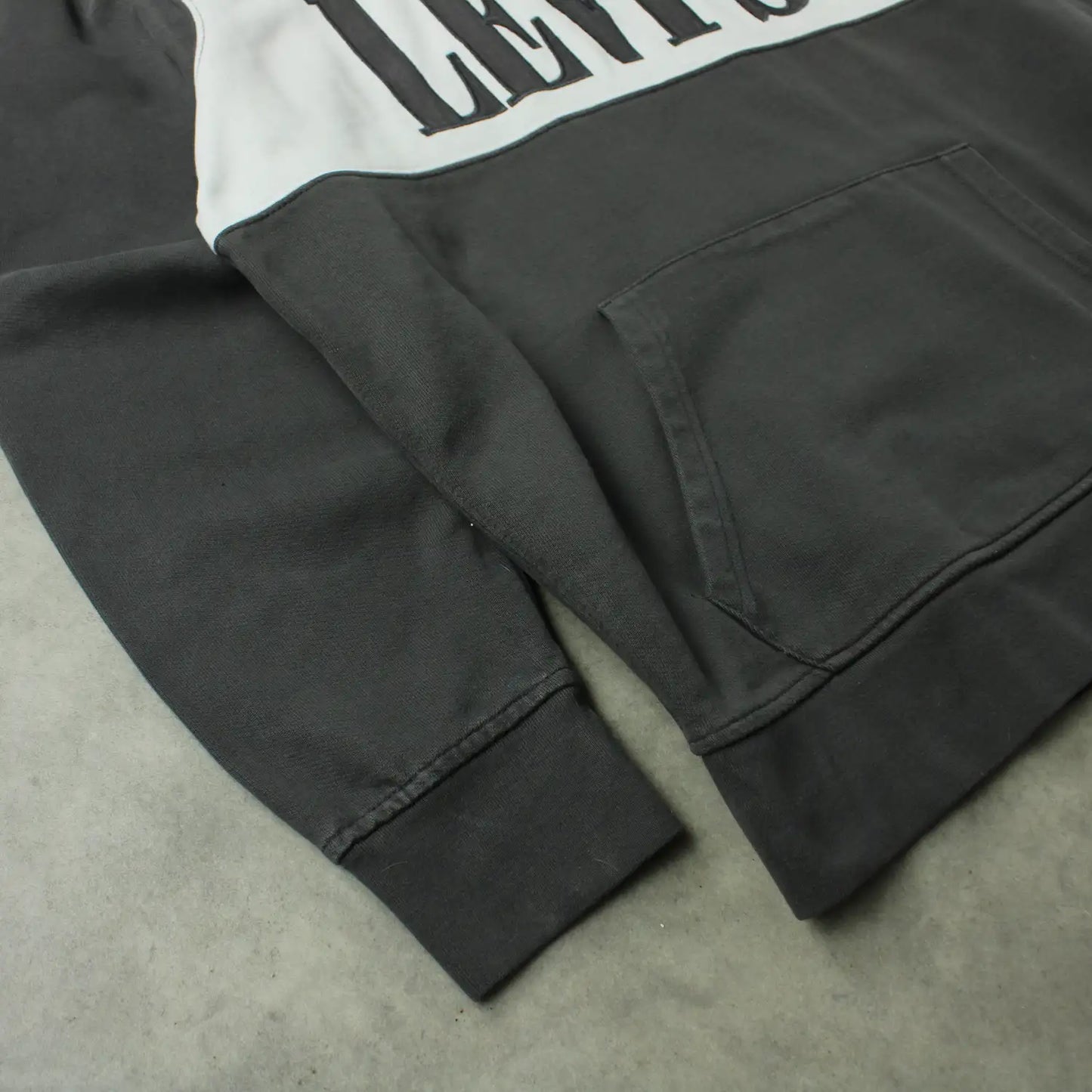 Levi’s Embroidered Hoodie – Grey/White (Man-M)