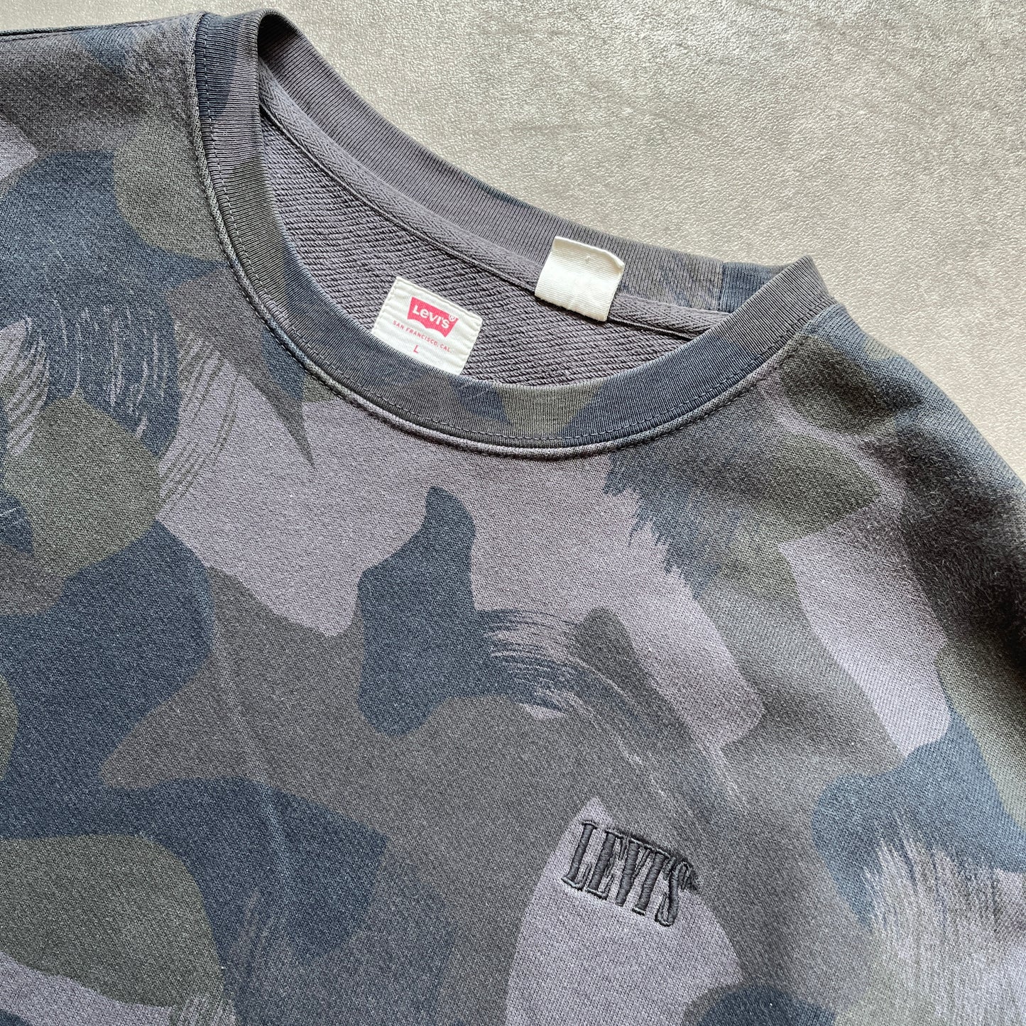Levi's Camo Sweatshirt L