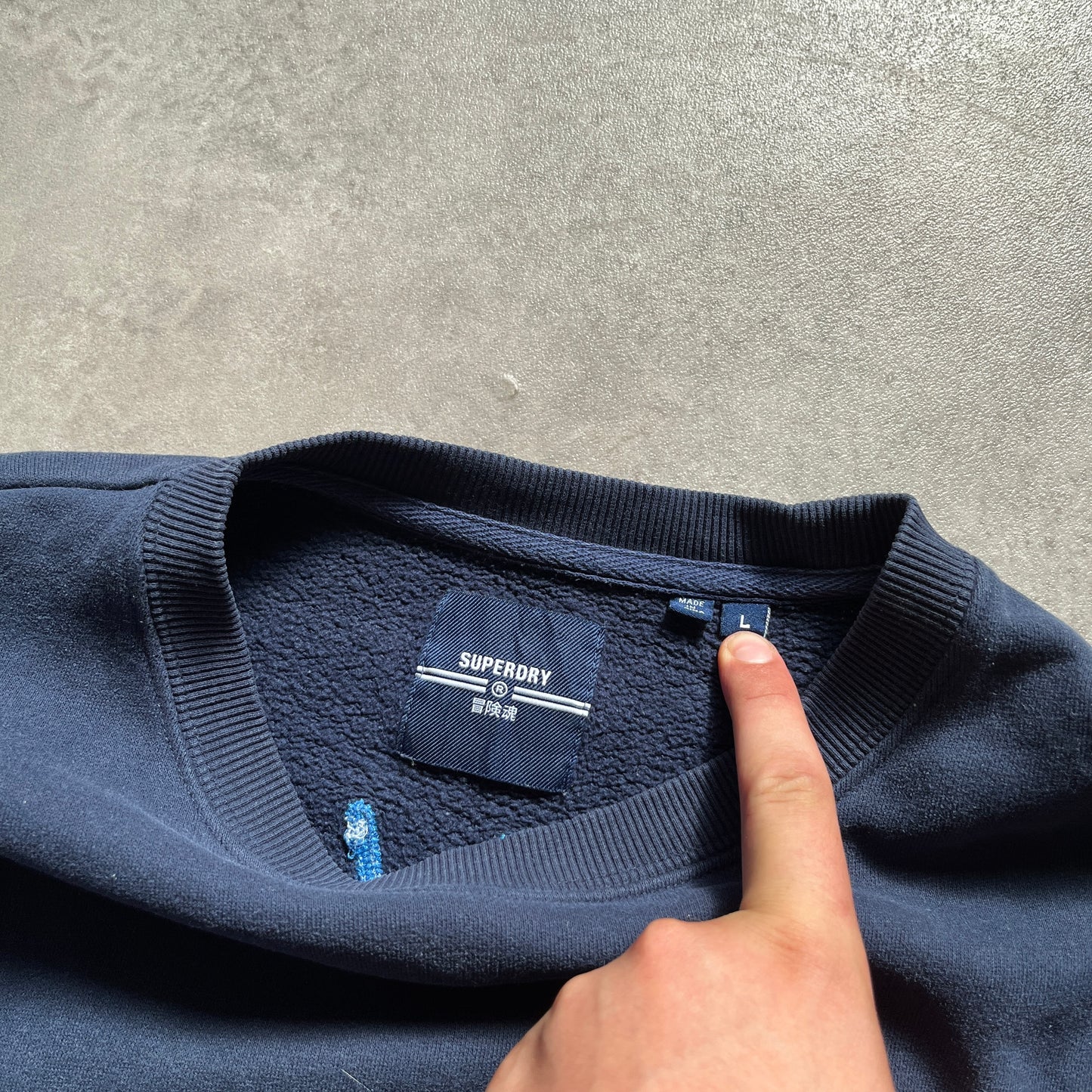 Superdry Navy Sweatshirt L