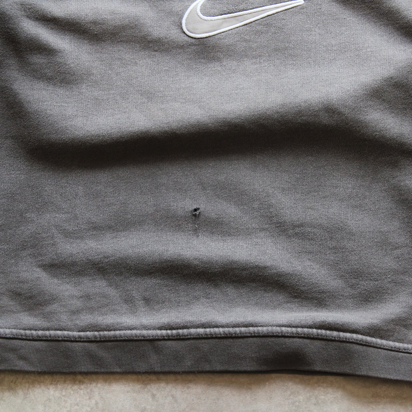 Nike Embrioed Crewneck Sweatshirt (Woman - M) [SPOTTED]