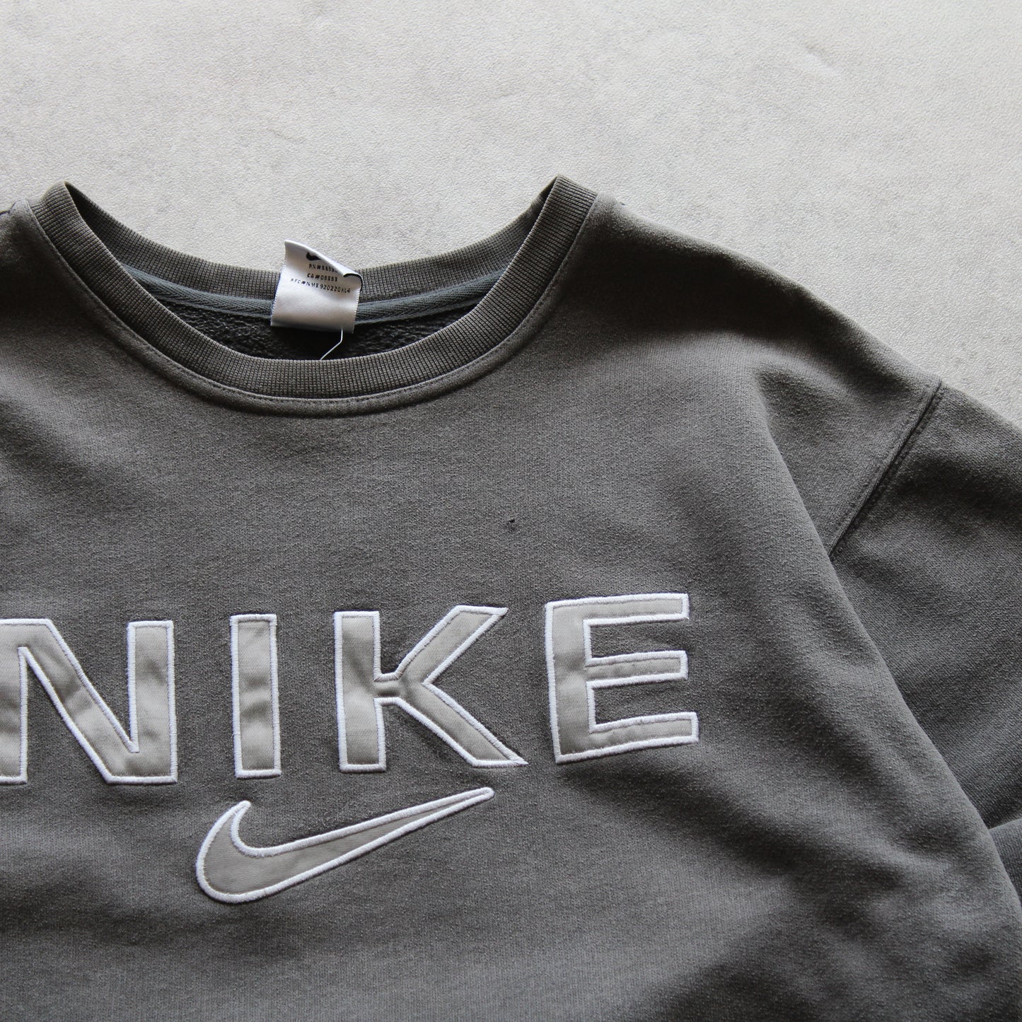 Nike Embrioed Crewneck Sweatshirt (Woman - M) [SPOTTED]