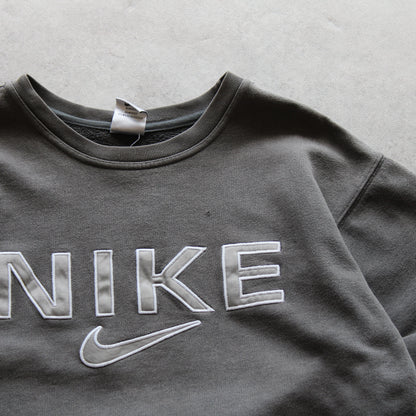 Nike Embrioed Crewneck Sweatshirt (Woman - M) [SPOTTED]