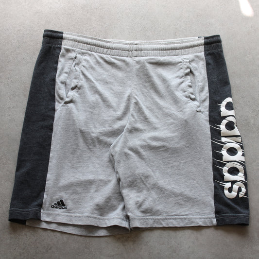 Adidas bedruckte Shorts (Kind - 164 cm)