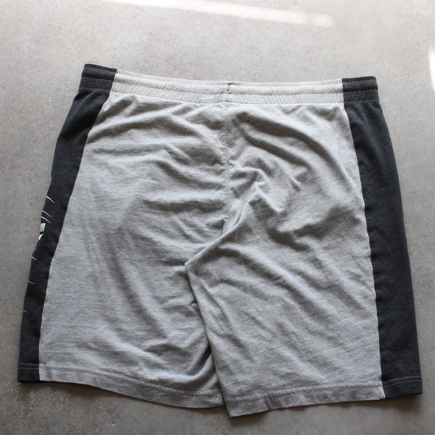 Adidas bedruckte Shorts (Kind - 164 cm)
