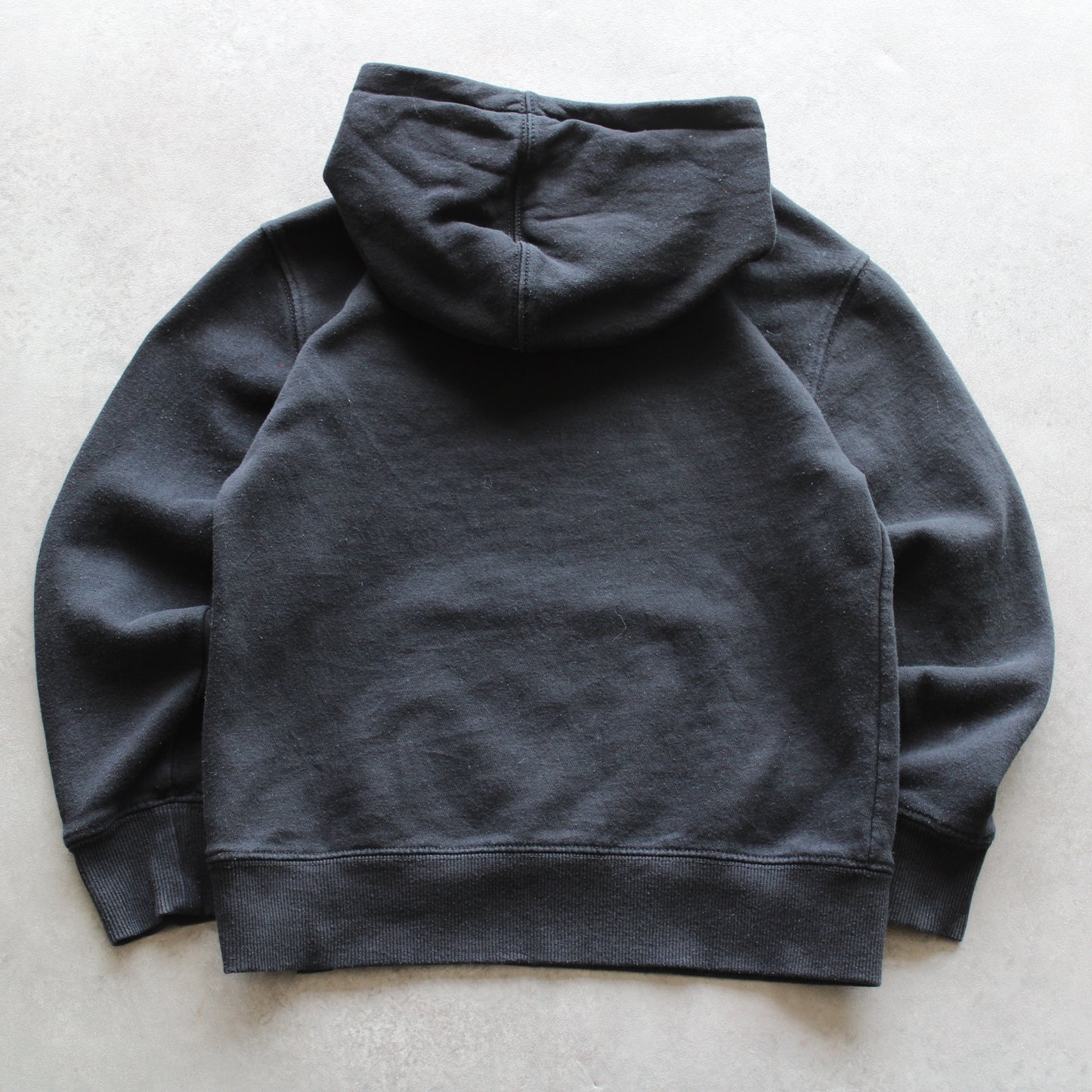 New Balance Hoodie mit kleinem bestickten Logo (Kind - 128 cm)