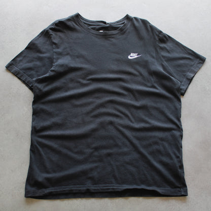 Nike Embrioed Small Logo T-Shirt (Man-L)