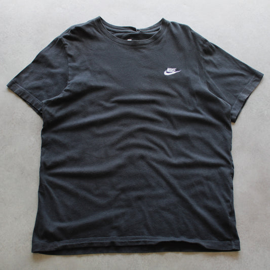 Nike T-Shirt mit kleinem gesticktem Logo (Herren, L)