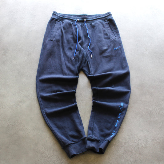 Nike Embrioed Small Logo Sweat Pants (Man-M)