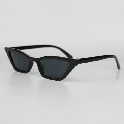 Black Cat-Eye Sunglasses – Sharp Retro Look