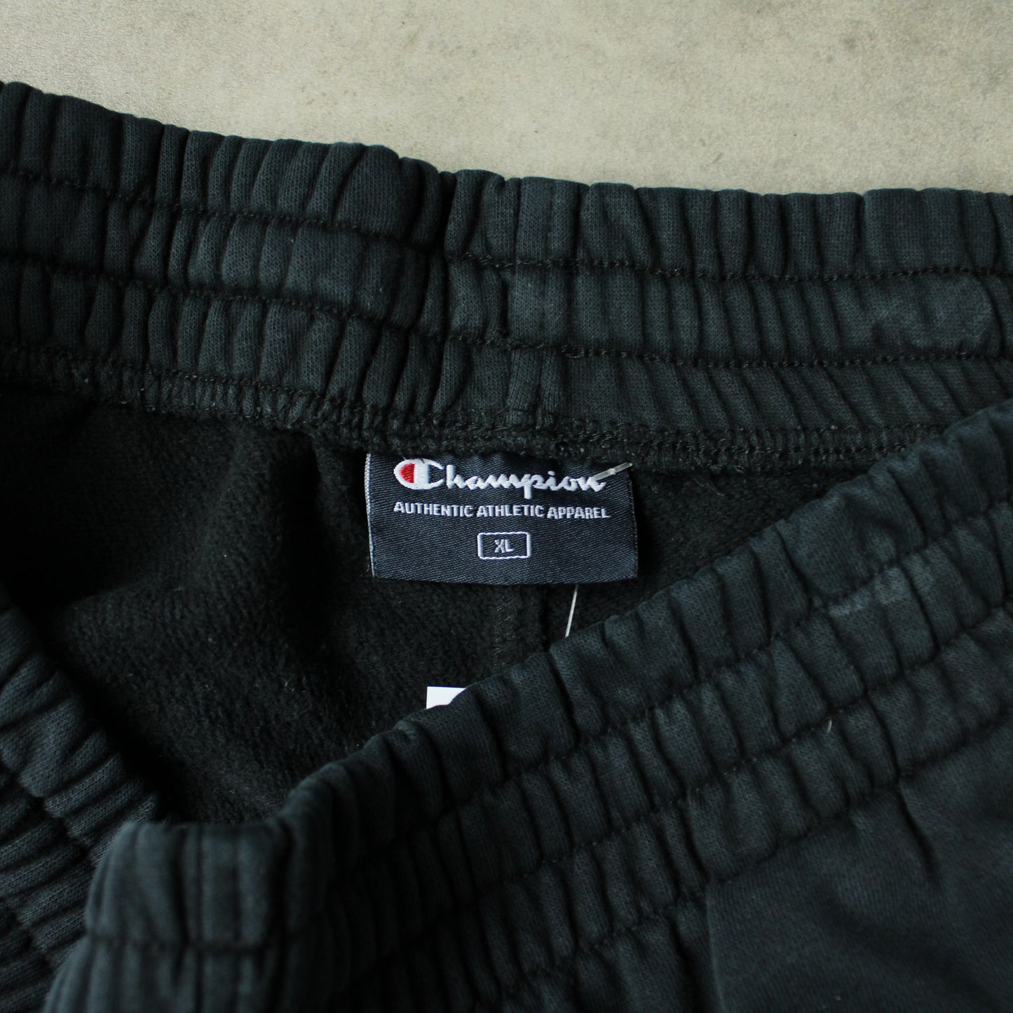 Champion Classic Logo Sweatpants – Black (Man-XL)