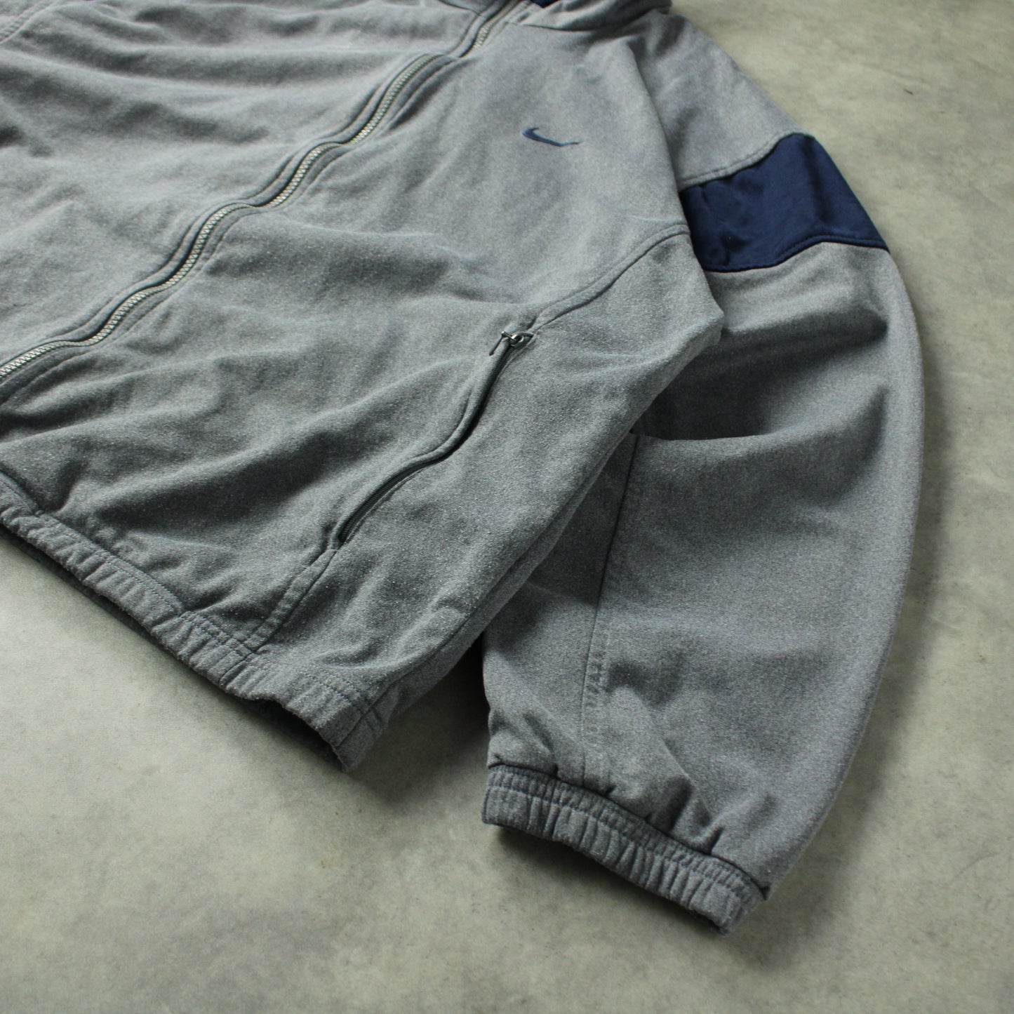 Nike Vintage Zip-Up Track Jacket – Grey/Navy (Man-XL)