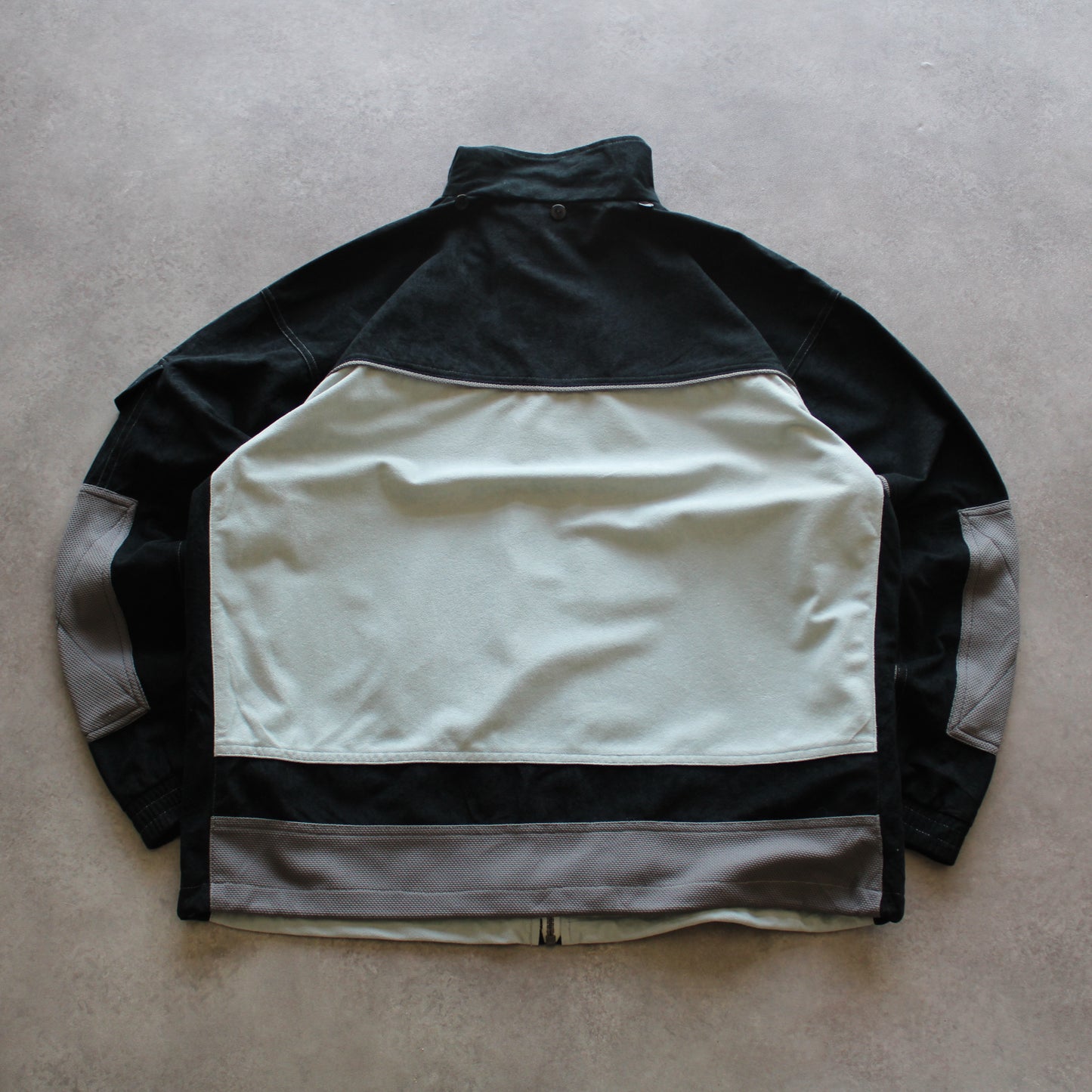 Black & Grey Zip Up Sweater (Man-L) [SPOTTED]