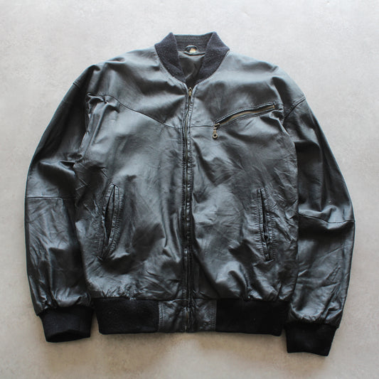Vintage Black Leather Bomber Jacket (Man-L)